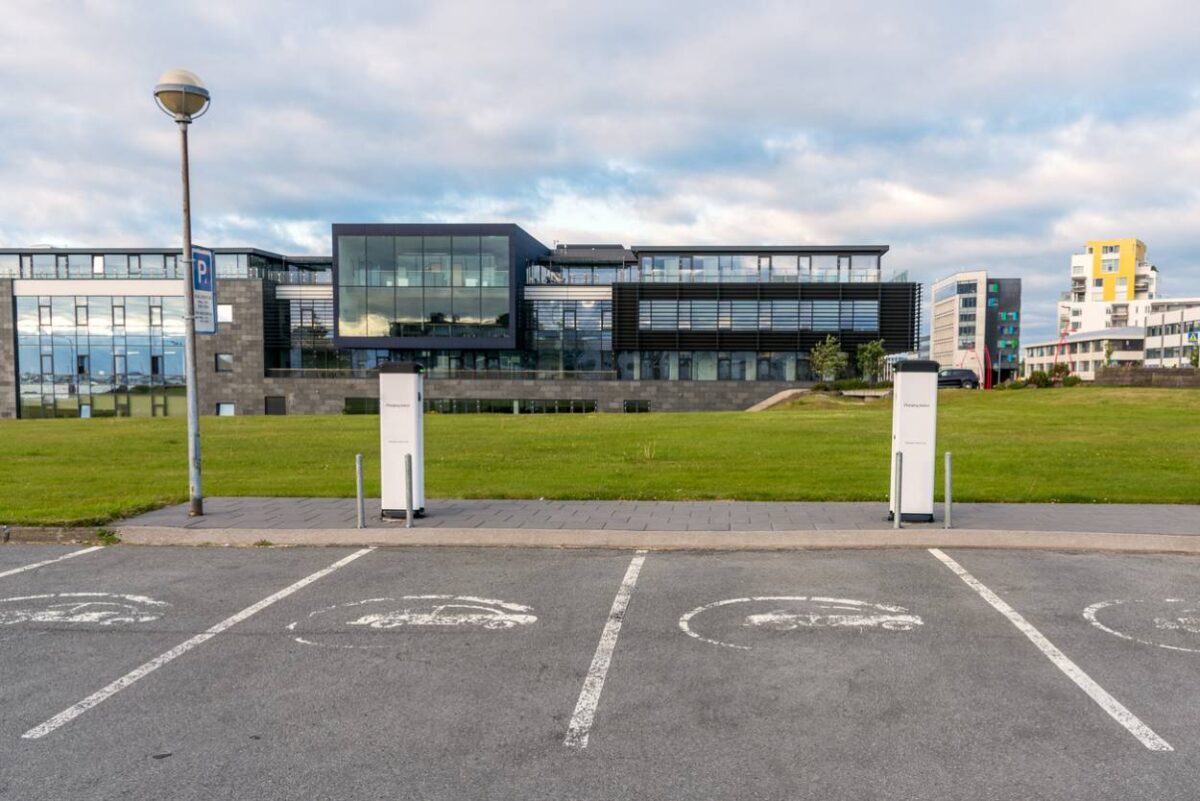 installation de bornes de recharge en entreprise